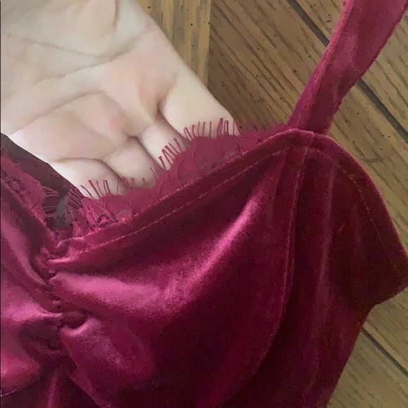 NWT Abercrombie and Fitch velvet crop top - Picture 4 of 6